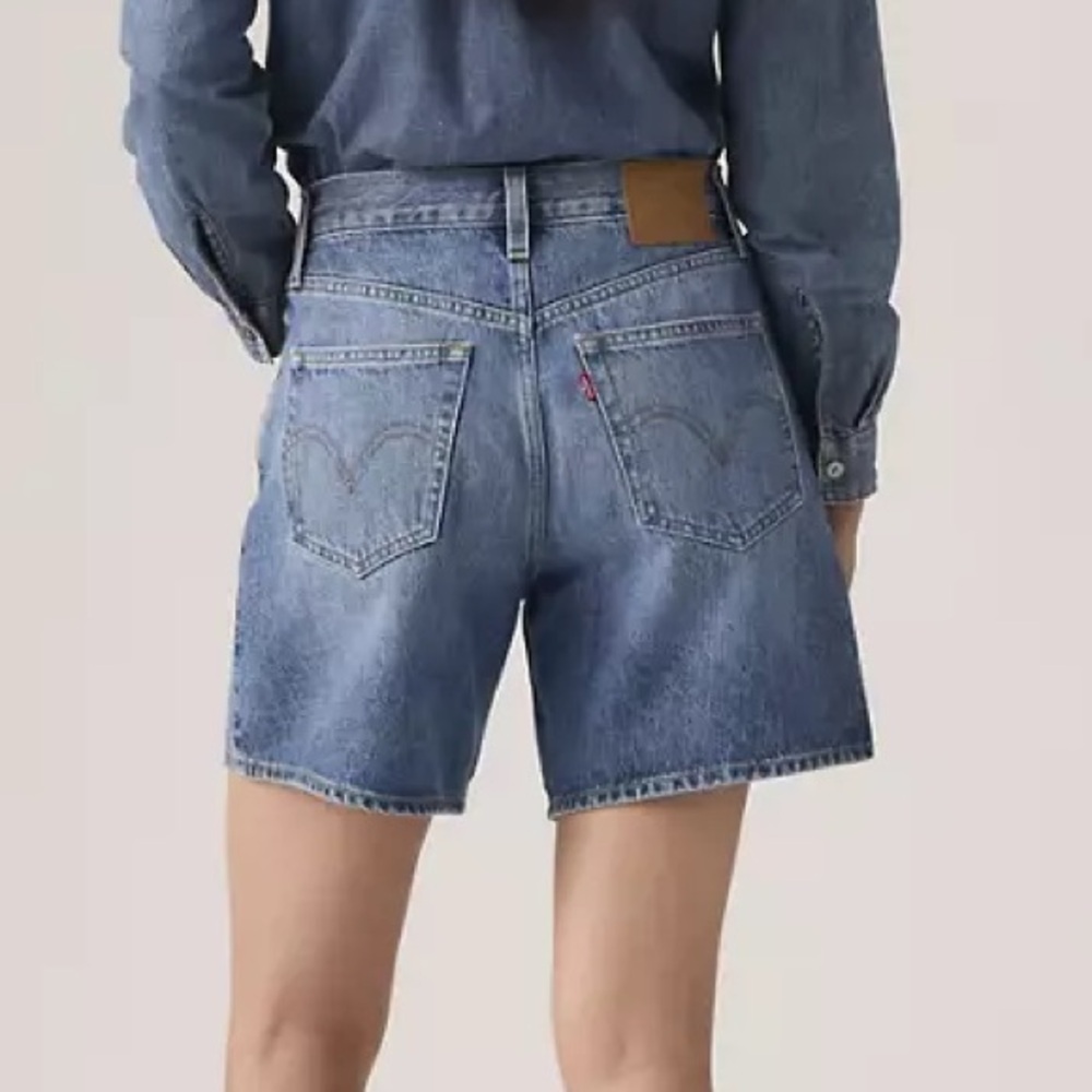 Levi's Women's High-Rise baggy Denim Shorts in Medium Blue